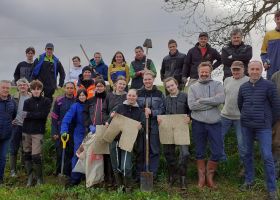 Plantation de haies à Langoat avec les élèves du Lycée Pommerit